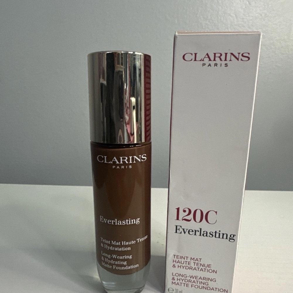 Clarins Everlasting Foundation - 120C